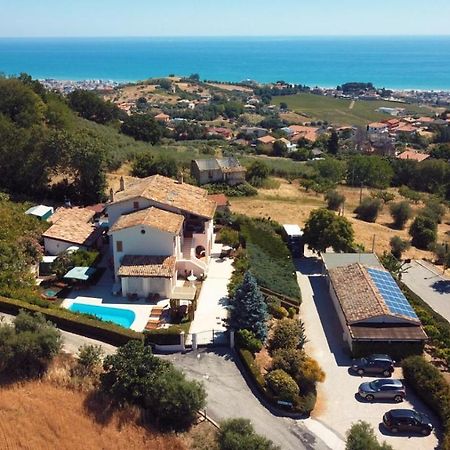 B&B Villa Floriana 토르토레토 외부 사진