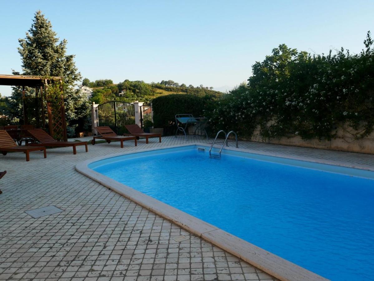 B&B Villa Floriana 토르토레토 외부 사진