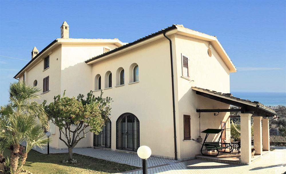 B&B Villa Floriana 토르토레토 외부 사진