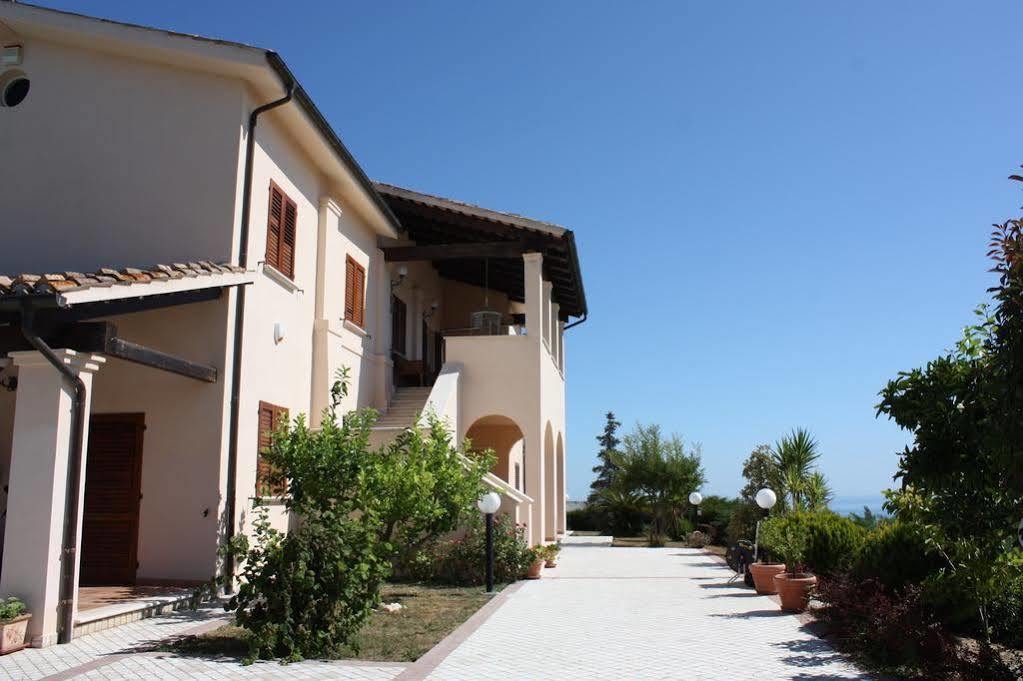 B&B Villa Floriana 토르토레토 외부 사진